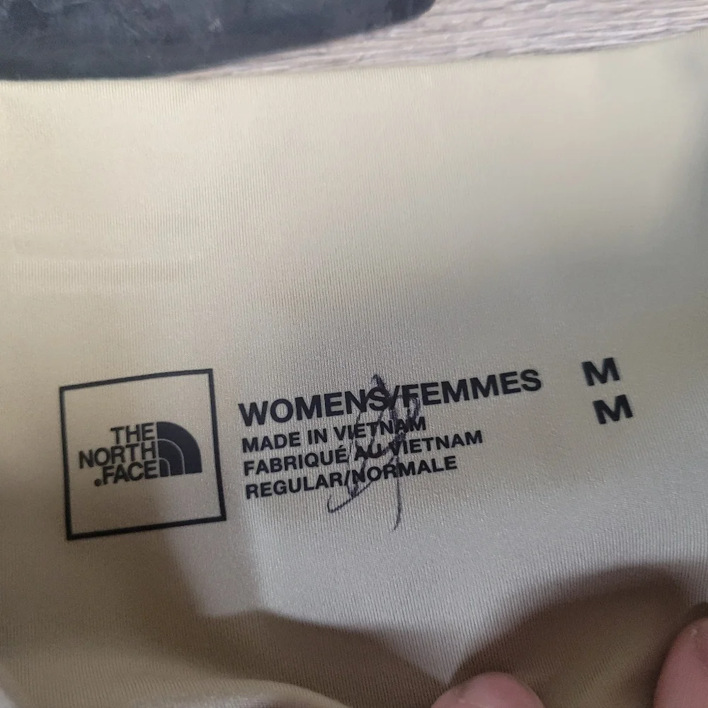 The North Face NWOT Light Beige Biker Shorts‎ Women's Size Medium